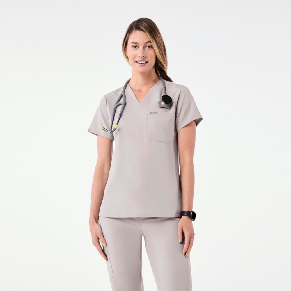 Figs Catarina Women's Classic  Light Gray One Packet Scrub Top  size X Large